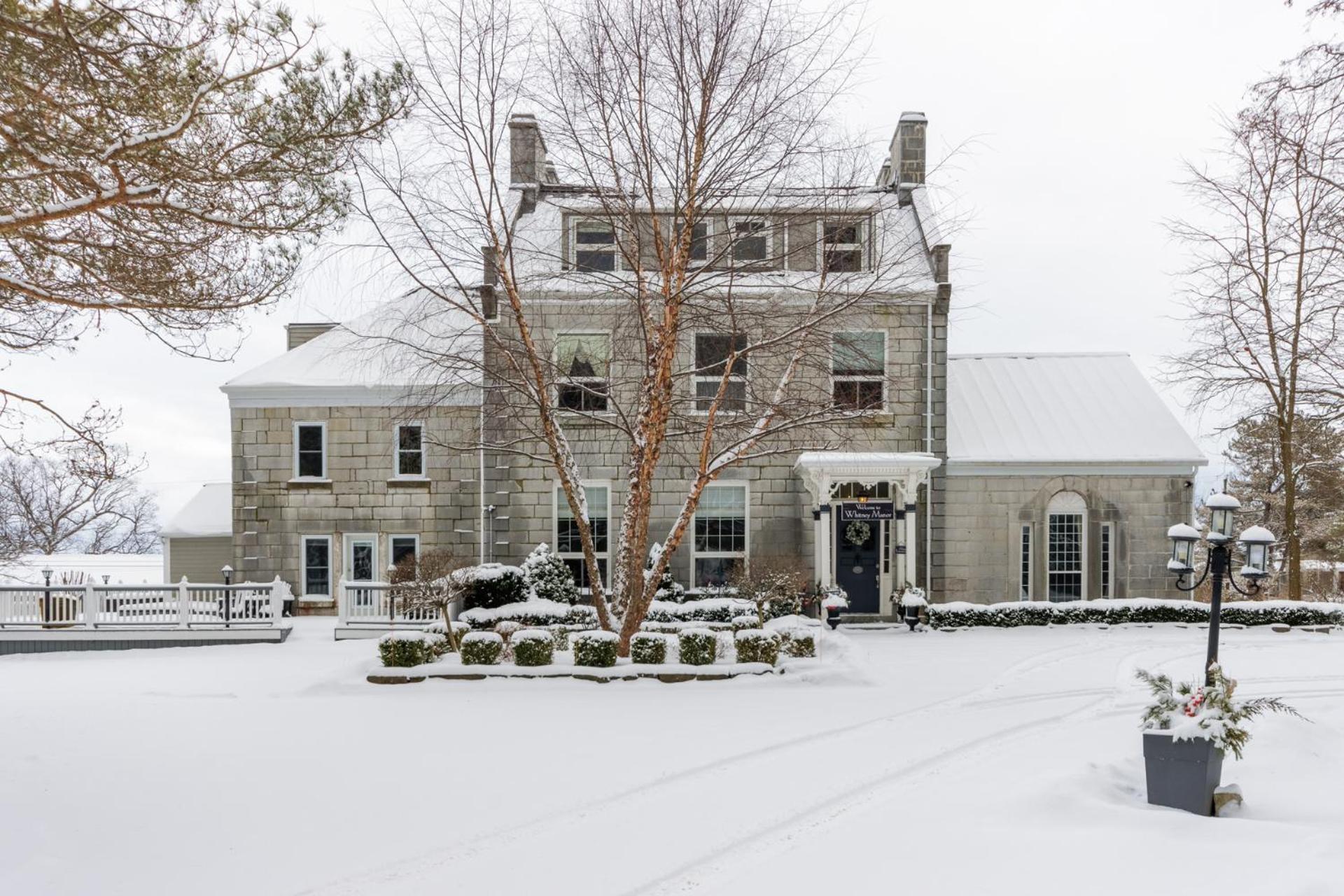 All Suites Whitney Manor คิงสตัน ภายนอก รูปภาพ